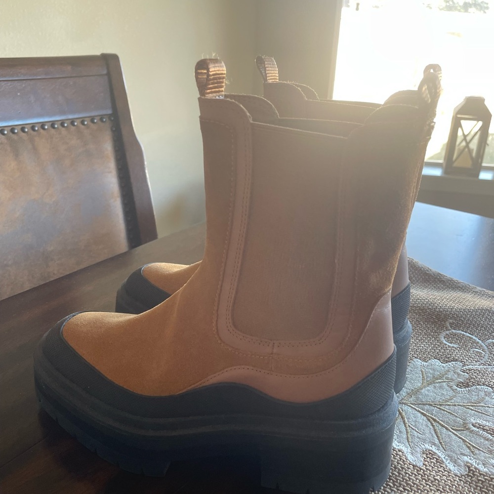 Boots - Picture 3 of 7